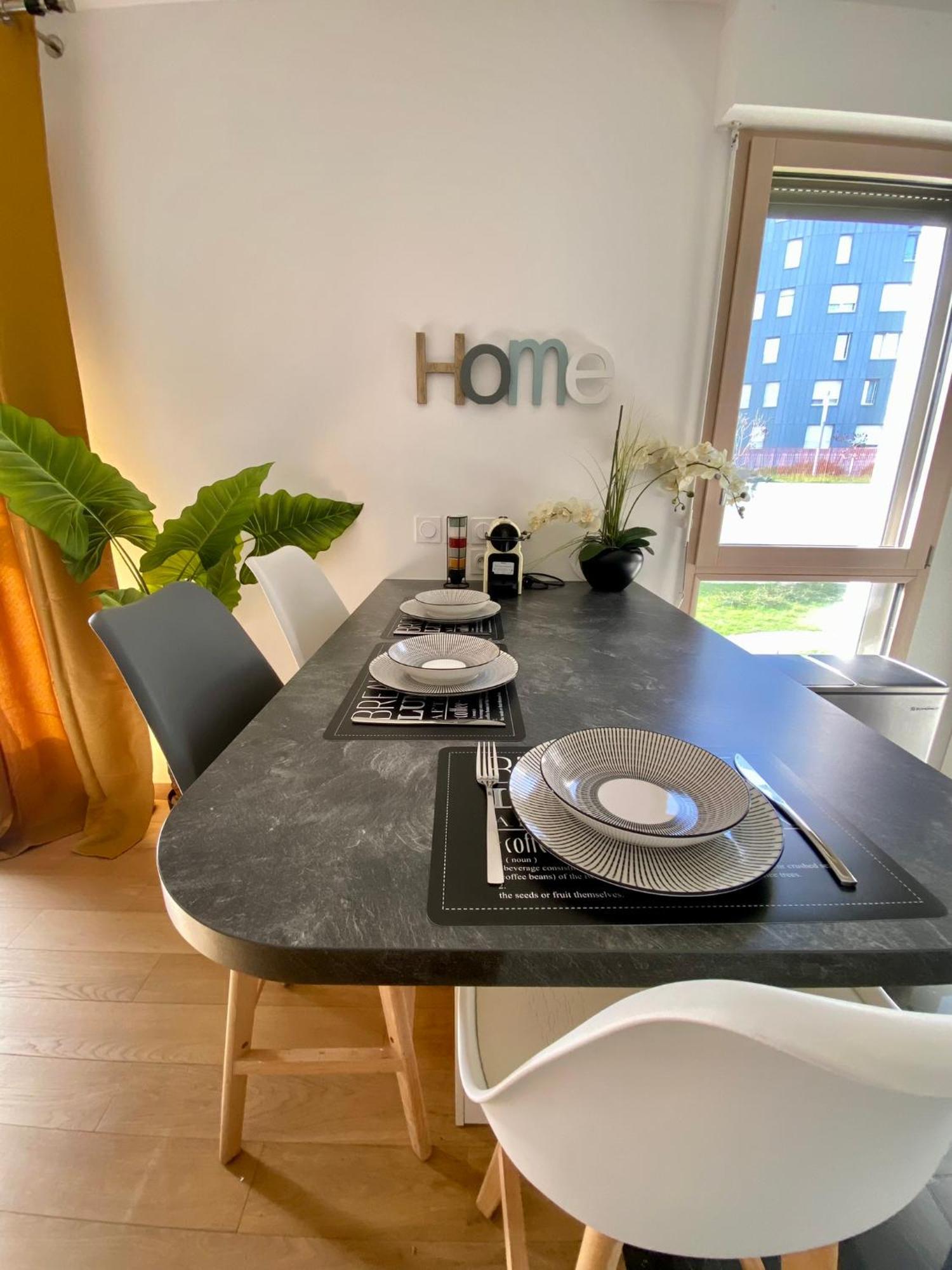 Loft Industriel A Cote De La Defense Apartment น็องแตร์ ภายนอก รูปภาพ